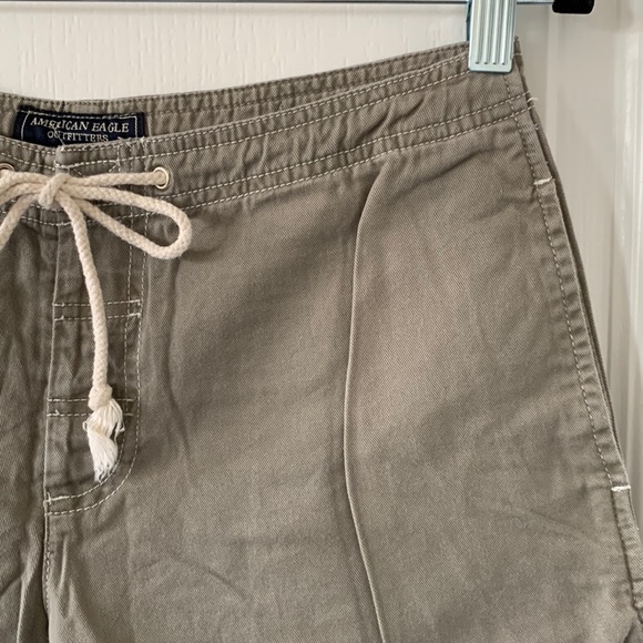 AMERICAN EAGLE Olive Green 100% Cotton Drawstring 3.5” Inseam Shorts Size 4 - Picture 3 of 16